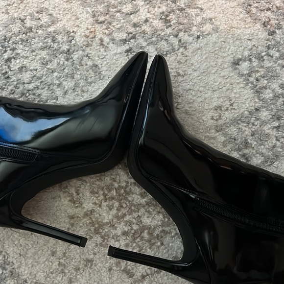 Steve Madden patent leather booties heels - Picture 6 of 6